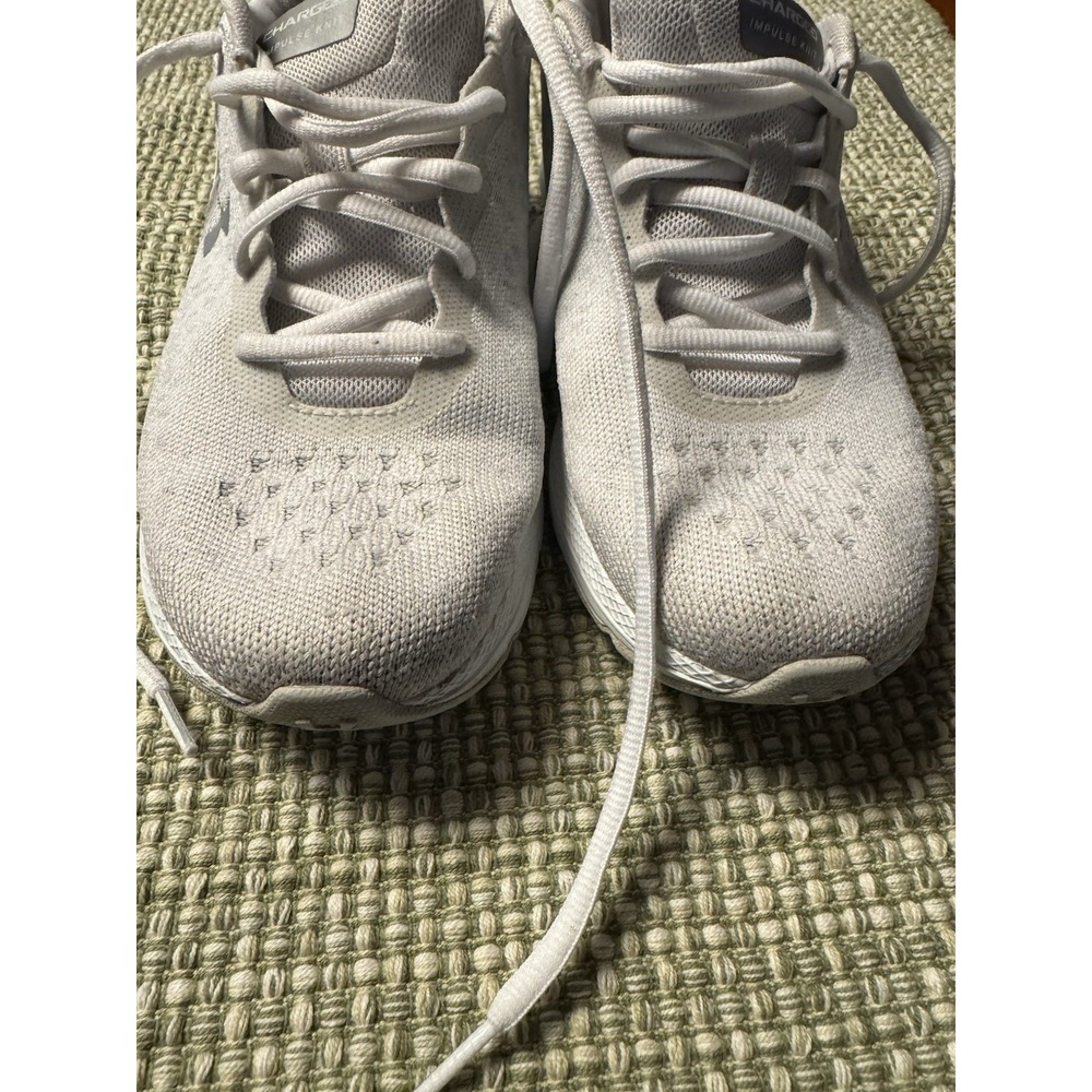 Underarmour Women's Charged Impulse Knit Sneakers Light Grey And White Size 7.5